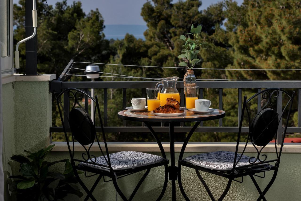 Apartment Pine Fine With Free Parking Makarska Kültér fotó