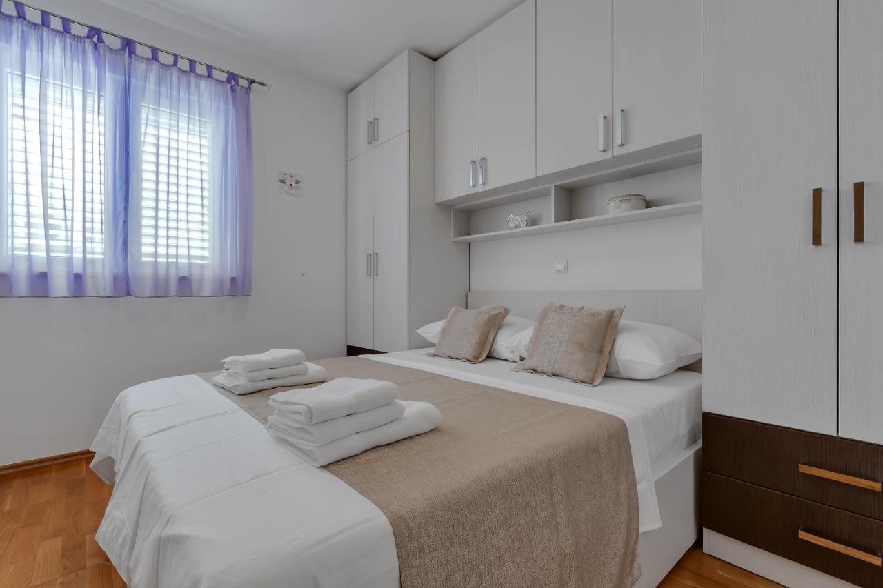 Apartment Pine Fine With Free Parking Makarska Kültér fotó