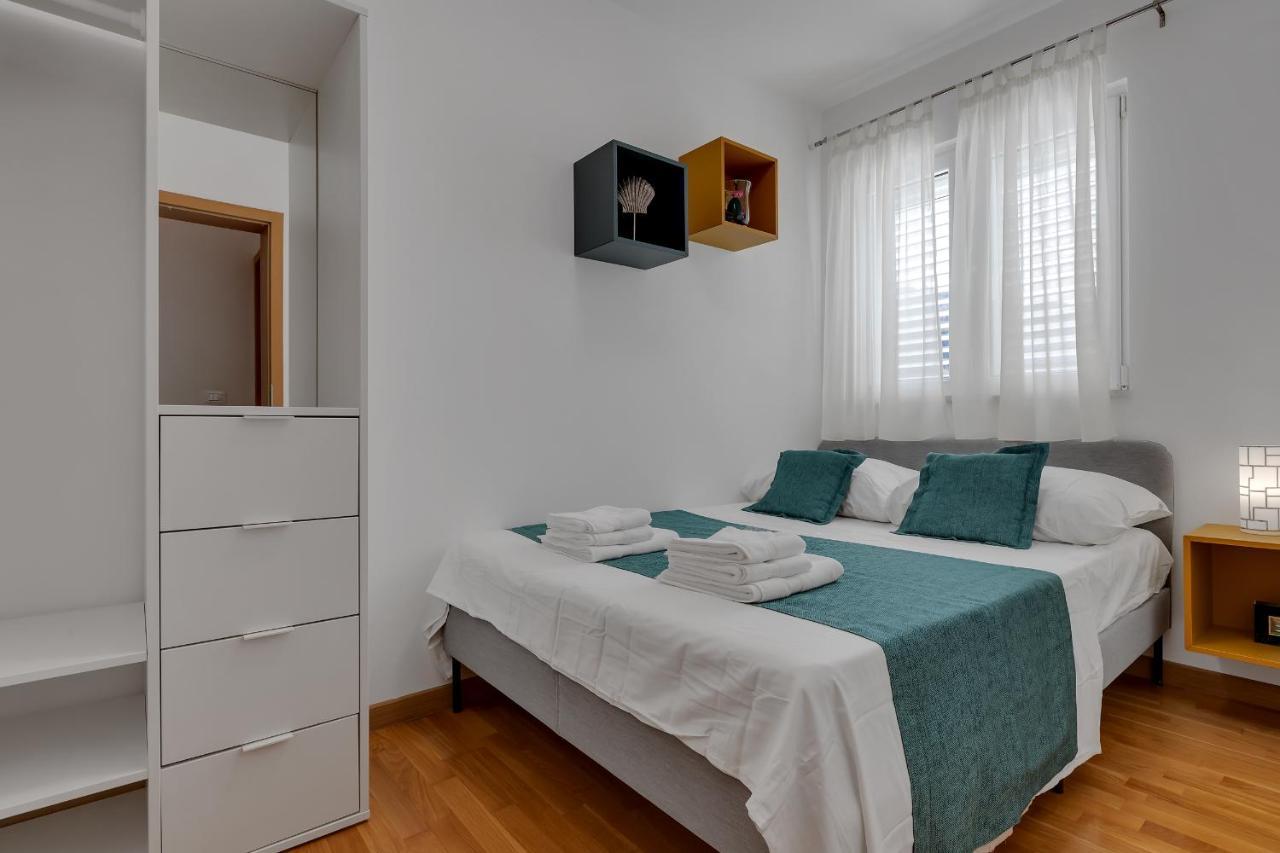 Apartment Pine Fine With Free Parking Makarska Kültér fotó